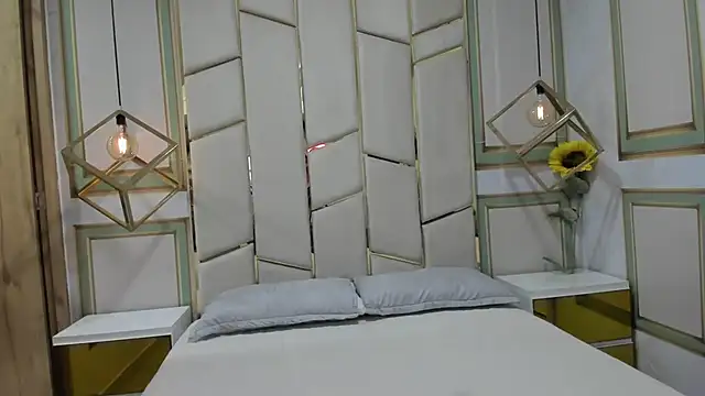 Snapshot of pola_adams_ chatting on 03/03/25, 11:33 pola adams online show from 03/03/25, 11:33