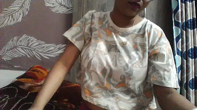 Snapshot of shalini_fire chatting on 06/10/26, 05:14 shalini fire online show from 06/10/26, 05:14
