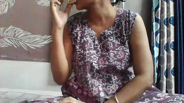 Snapshot of shalini_fire chatting on 07/08/26, 09:54 shalini fire online show from 07/08/26, 09:54