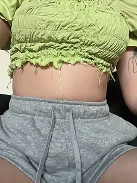 Snapshot of Morguisssz chatting on 11/18/25, 09:40 Morguisssz online show from 11/18/25, 09:40