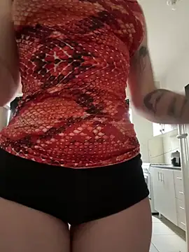 Snapshot of Morguisssz chatting on 10/26/25, 12:38 Morguisssz online show from 10/26/25, 12:38