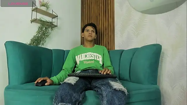 Snapshot of Jeffry_wolvess chatting on 02/13/26, 02:28 Jeffry wolvess online show from 02/13/26, 02:28