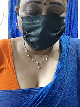 Snapshot of rekha_naier chatting on 10/11/25, 04:52 rekha naier online show from 10/11/25, 04:52