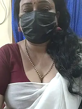 Snapshot of rekha_naier chatting on 10/14/25, 07:47 rekha naier online show from 10/14/25, 07:47