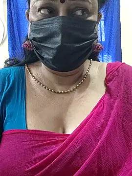 Snapshot of rekha_naier chatting on 10/31/25, 06:10 rekha naier online show from 10/31/25, 06:10