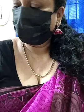 Snapshot of rekha_naier chatting on 11/23/25, 01:59 rekha naier online show from 11/23/25, 01:59