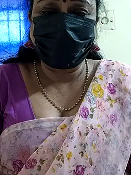 Snapshot of rekha_naier chatting on 11/14/25, 10:41 rekha naier online show from 11/14/25, 10:41