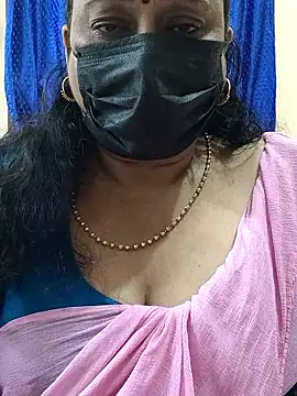 Snapshot of rekha_naier chatting on 10/10/25, 02:40 rekha naier online show from 10/10/25, 02:40