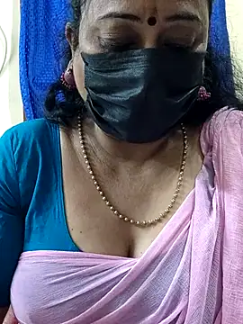 Snapshot of rekha_naier chatting on 11/28/25, 11:49 rekha naier online show from 11/28/25, 11:49