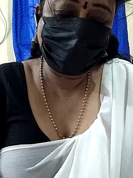 Snapshot of rekha_naier chatting on 11/26/25, 05:51 rekha naier online show from 11/26/25, 05:51