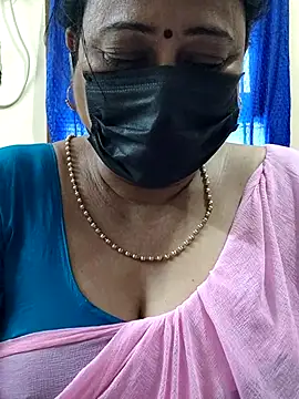 Snapshot of rekha_naier chatting on 10/13/25, 04:58 rekha naier online show from 10/13/25, 04:58