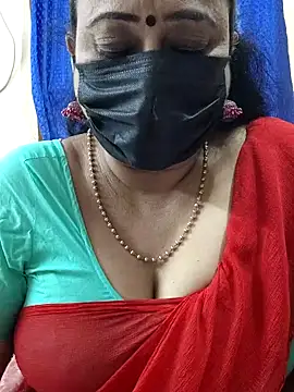 Snapshot of rekha_naier chatting on 12/18/25, 10:41 rekha naier online show from 12/18/25, 10:41