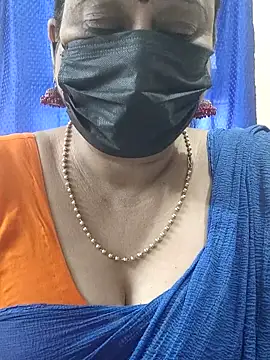 Snapshot of rekha_naier chatting on 10/26/25, 09:42 rekha naier online show from 10/26/25, 09:42