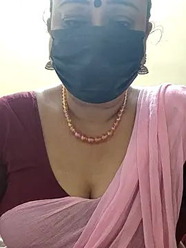 Snapshot of rekha_naier chatting on 11/20/25, 04:13 rekha naier online show from 11/20/25, 04:13