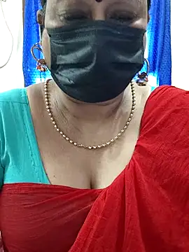 Snapshot of rekha_naier chatting on 10/04/25, 04:03 rekha naier online show from 10/04/25, 04:03