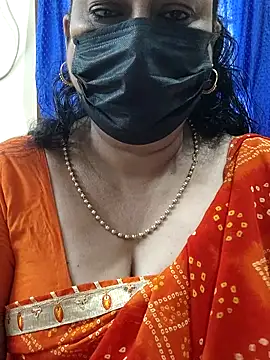 Snapshot of rekha_naier chatting on 10/11/25, 03:07 rekha naier online show from 10/11/25, 03:07