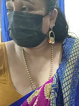 Snapshot of rekha_naier chatting on 09/17/25, 04:31 rekha naier online show from 09/17/25, 04:31