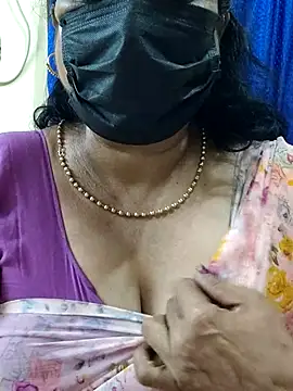 Snapshot of rekha_naier chatting on 10/12/25, 04:52 rekha naier online show from 10/12/25, 04:52