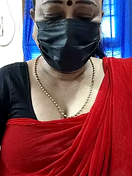 Snapshot of rekha_naier chatting on 11/22/25, 03:16 rekha naier online show from 11/22/25, 03:16