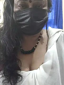 Snapshot of rekha_naier chatting on 10/24/25, 09:30 rekha naier online show from 10/24/25, 09:30