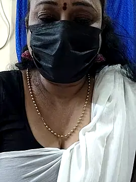 Snapshot of rekha_naier chatting on 11/25/25, 05:46 rekha naier online show from 11/25/25, 05:46