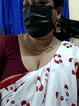 Snapshot of rekha_naier chatting on 09/24/25, 08:04 rekha naier online show from 09/24/25, 08:04