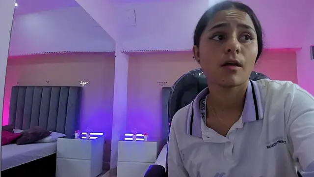 Giselle Roldan online show from 02/19/26, 07:55