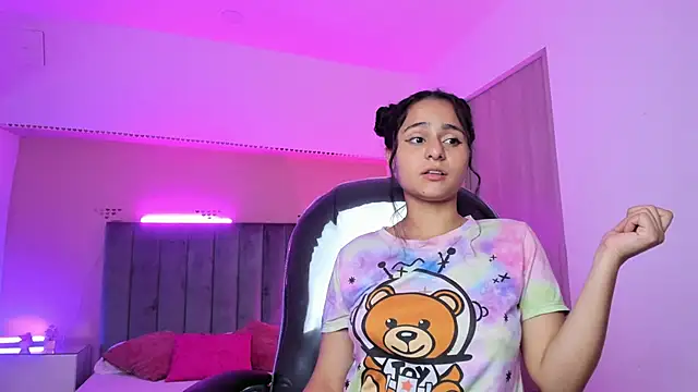 Giselle Roldan online show from 03/29/26, 03:41