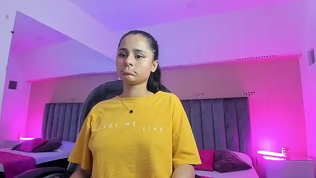 Giselle Roldan online show from 02/24/26, 07:26