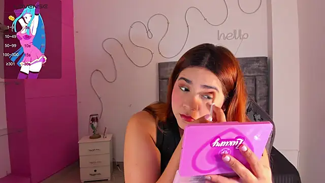 jisoo   online show from 11/17/25, 12:53