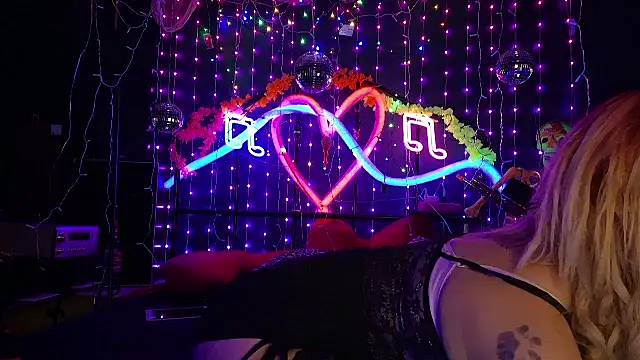 anonymouszN online show from 04/15/26, 08:09