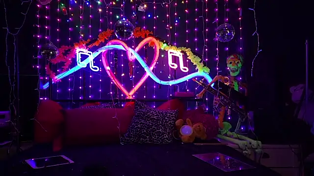 anonymouszN online show from 04/11/26, 07:39