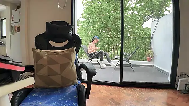 Den BlueXx online show from 11/27/25, 06:52