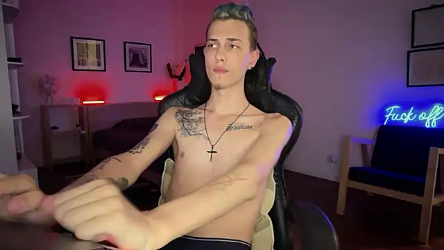 Den BlueXx online show from 12/19/25, 12:25