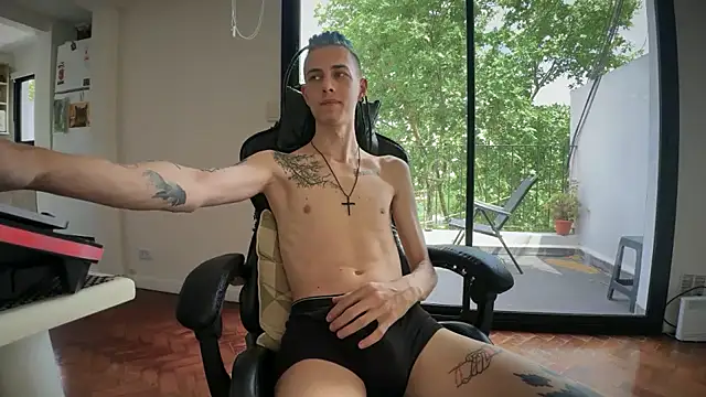 Den BlueXx online show from 11/12/25, 04:55