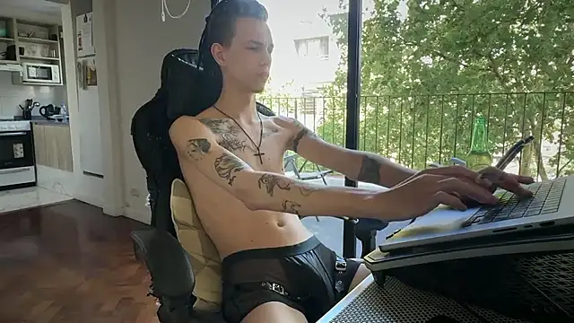 Den BlueXx online show from 02/22/26, 07:26