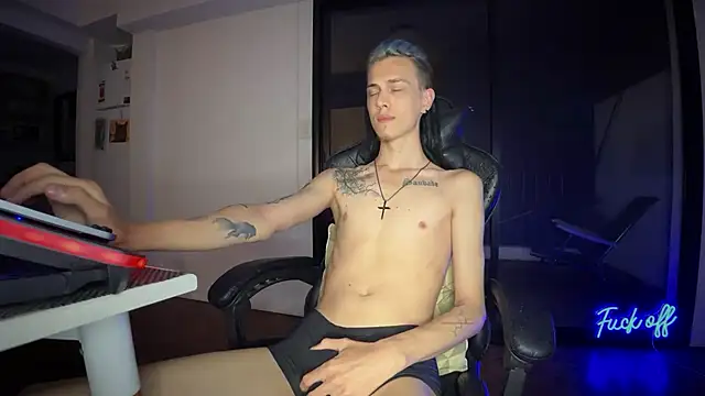 Den BlueXx online show from 12/05/25, 06:01