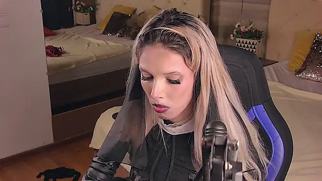 Snapshot of PamelamyDreamys chatting on 03/14/25, 06:53 PamelamyDreamys online show from 03/14/25, 06:53