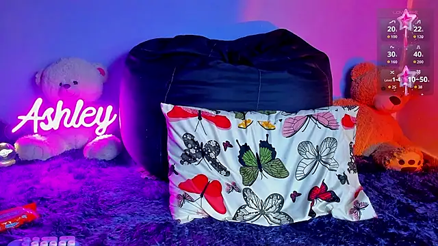 1Ashley  online show from 11/06/25, 03:21