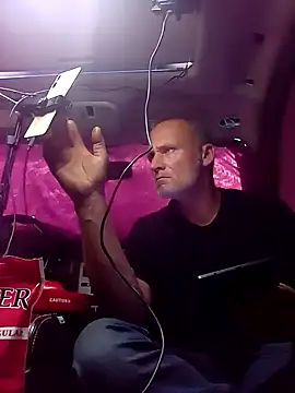 Snapshot of DatingProfile_USA_43_str8 chatting on 01/31/25, 04:48 DatingProfile USA 43 str8 online show from 01/31/25, 04:48