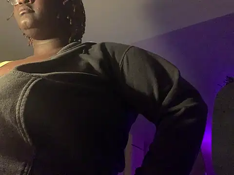 BigKittyRaven online show from 03/11/25, 06:30