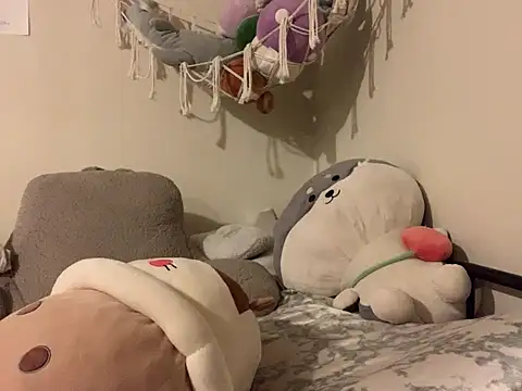 BigKittyRaven online show from 12/28/24, 04:41