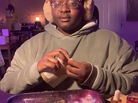 BigKittyRaven online show from 12/26/24, 02:22