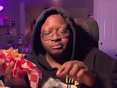 BigKittyRaven online show from 12/21/24, 02:19