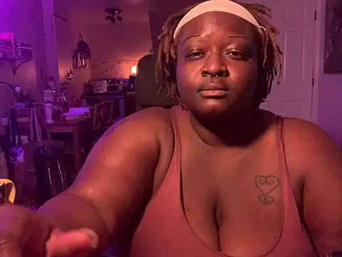 BigKittyRaven online show from 12/12/24, 05:20