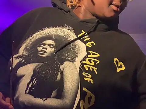 BigKittyRaven online show from 12/25/24, 02:25