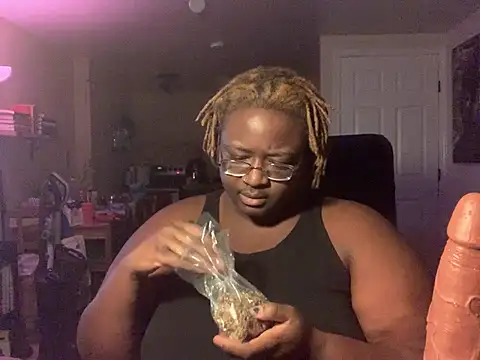 BigKittyRaven online show from 02/07/25, 04:37