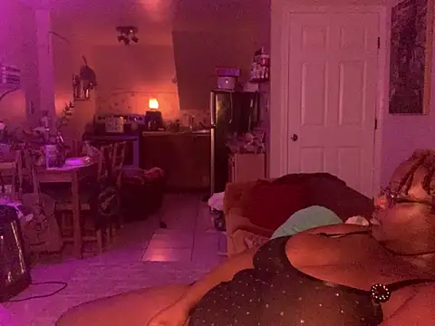 BigKittyRaven online show from 12/11/24, 05:10