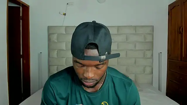 Dylan Taylor online show from 02/11/26, 03:17