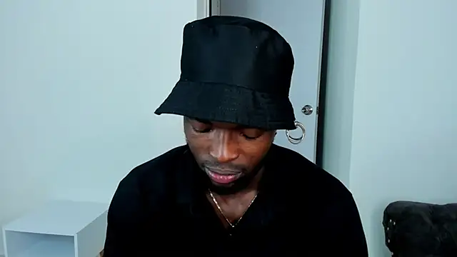 Dylan Taylor online show from 10/05/25, 04:03